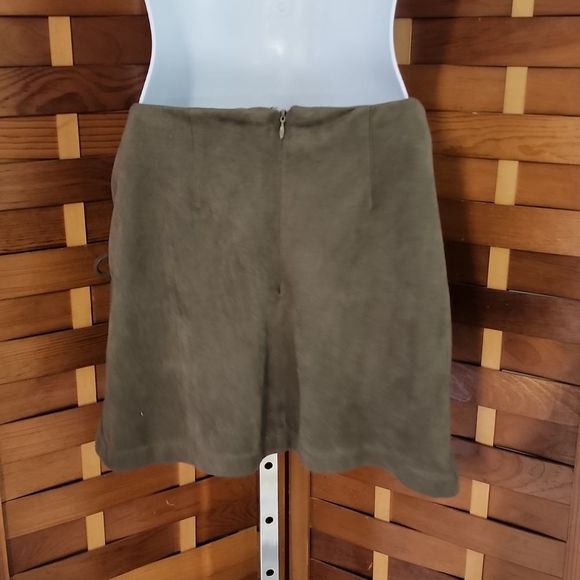Faux suade mini skirt - Picture 4 of 9